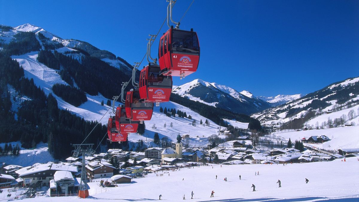 Lyžování v rakouských Alpách. Saalbach nabízí promyšlené sjezdovky i zábavu